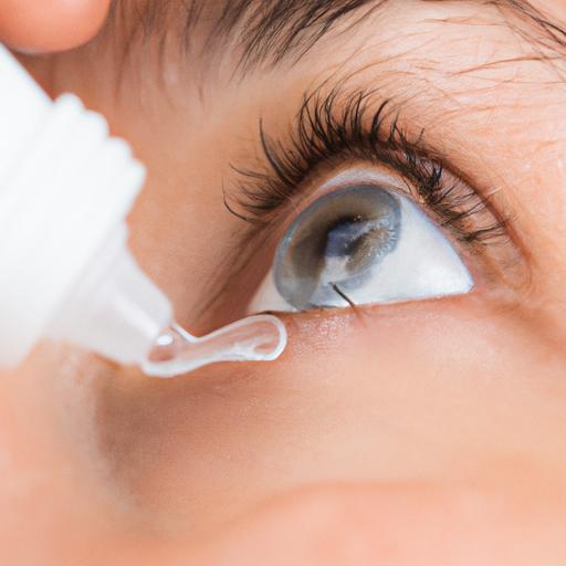 Áp dụng dung dịch giữ ẩm cho kính áp tròng